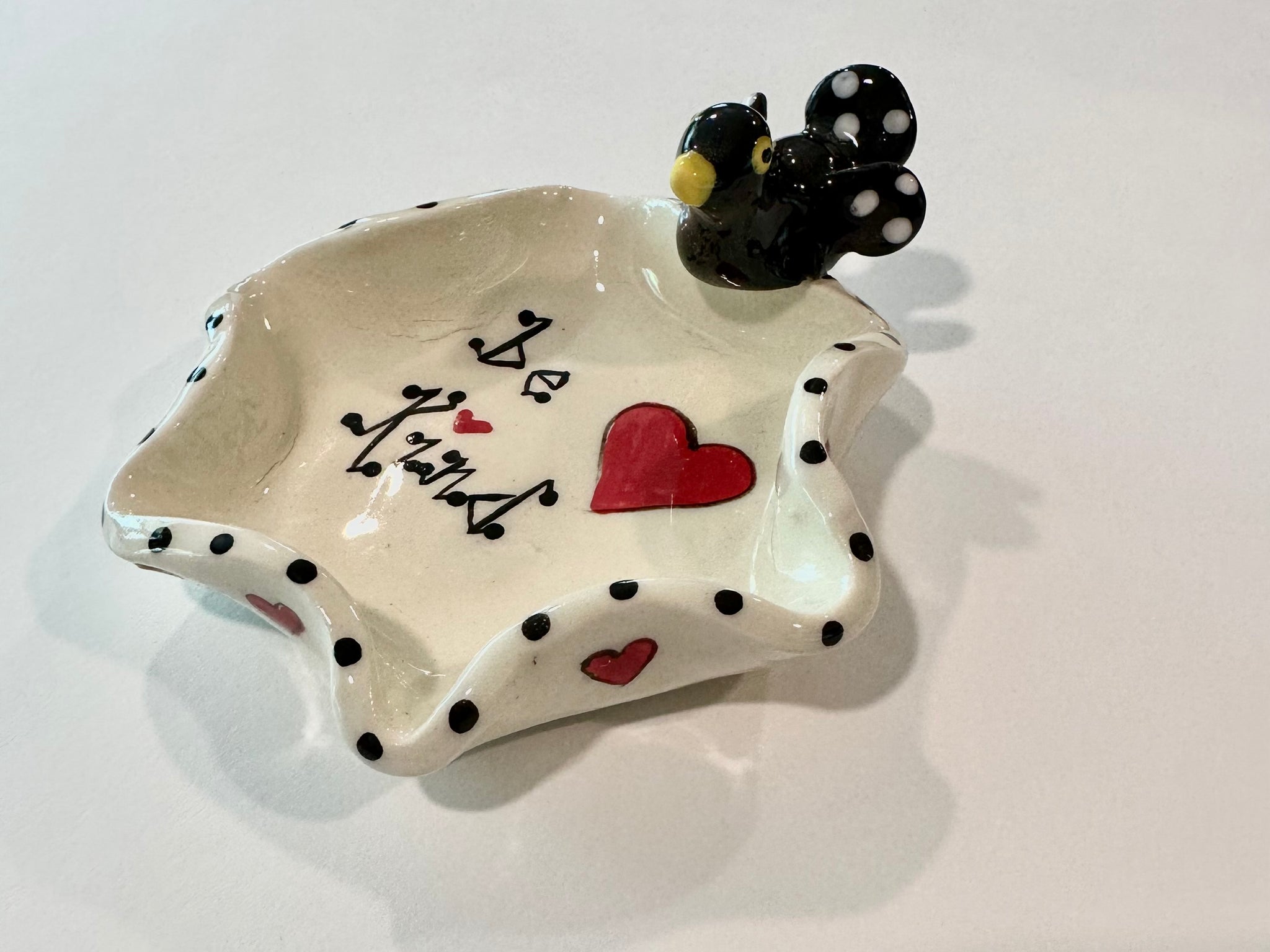 Curvy "BE KIND" dish